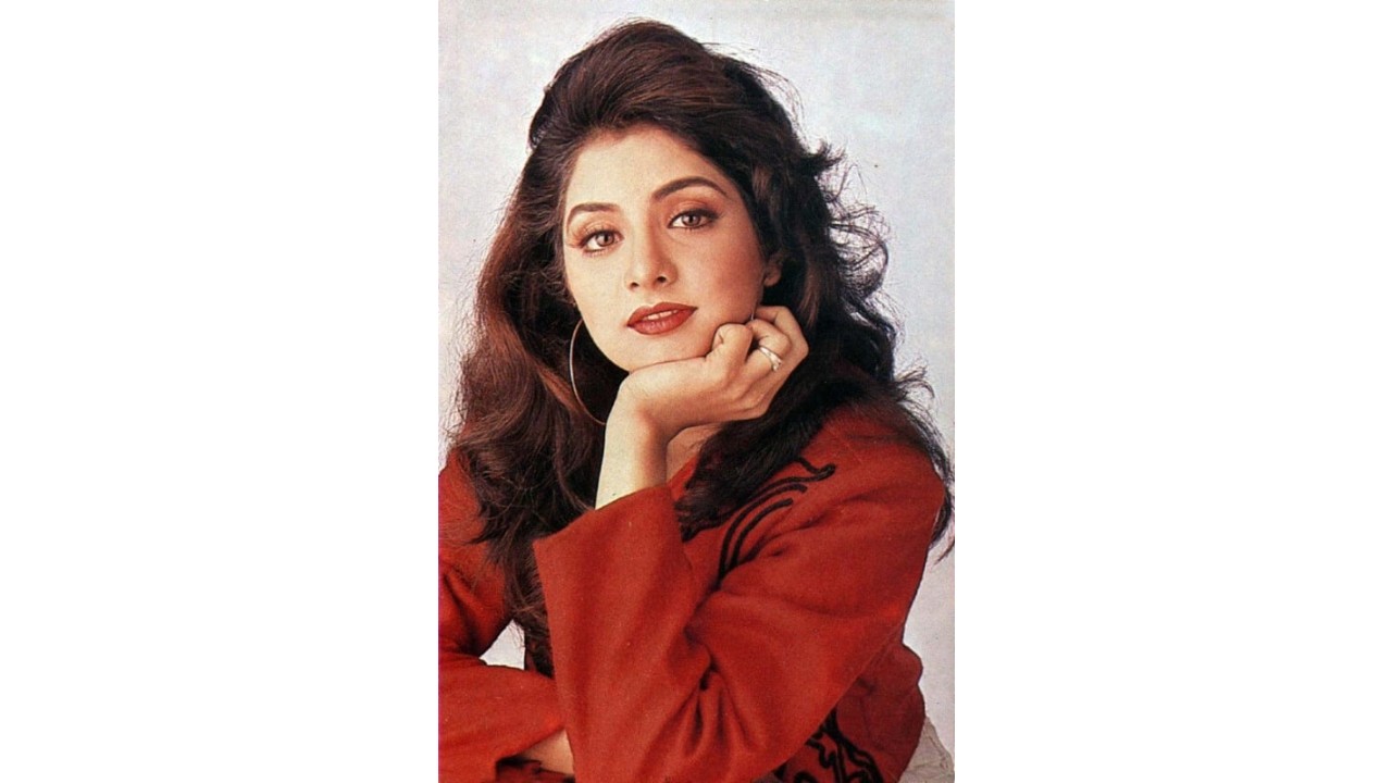 Divya Bharti Amazing Biography, Movies & Legacy Guide 2026!!